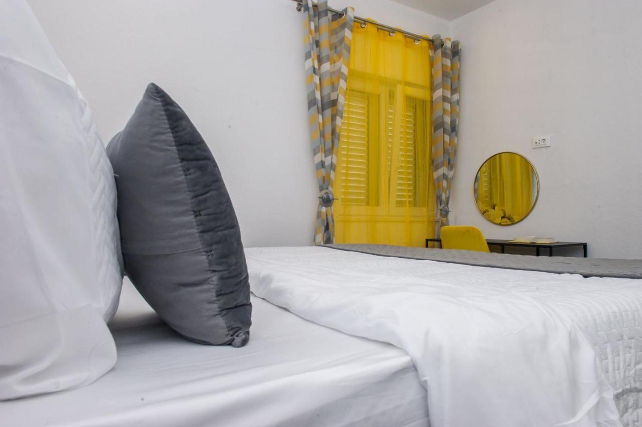 Apartment Lux Elba Kaštela エクステリア 写真