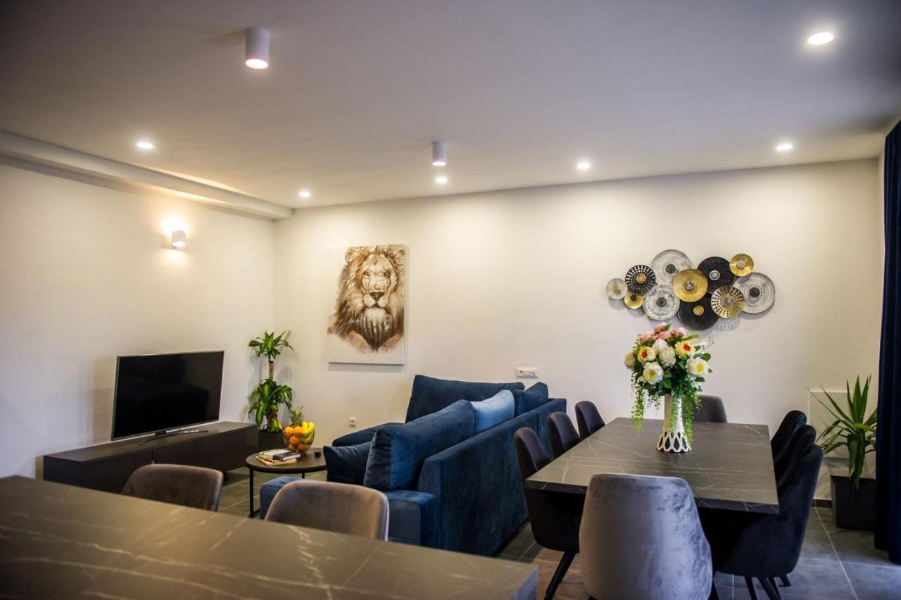 Apartment Lux Elba Kaštela エクステリア 写真