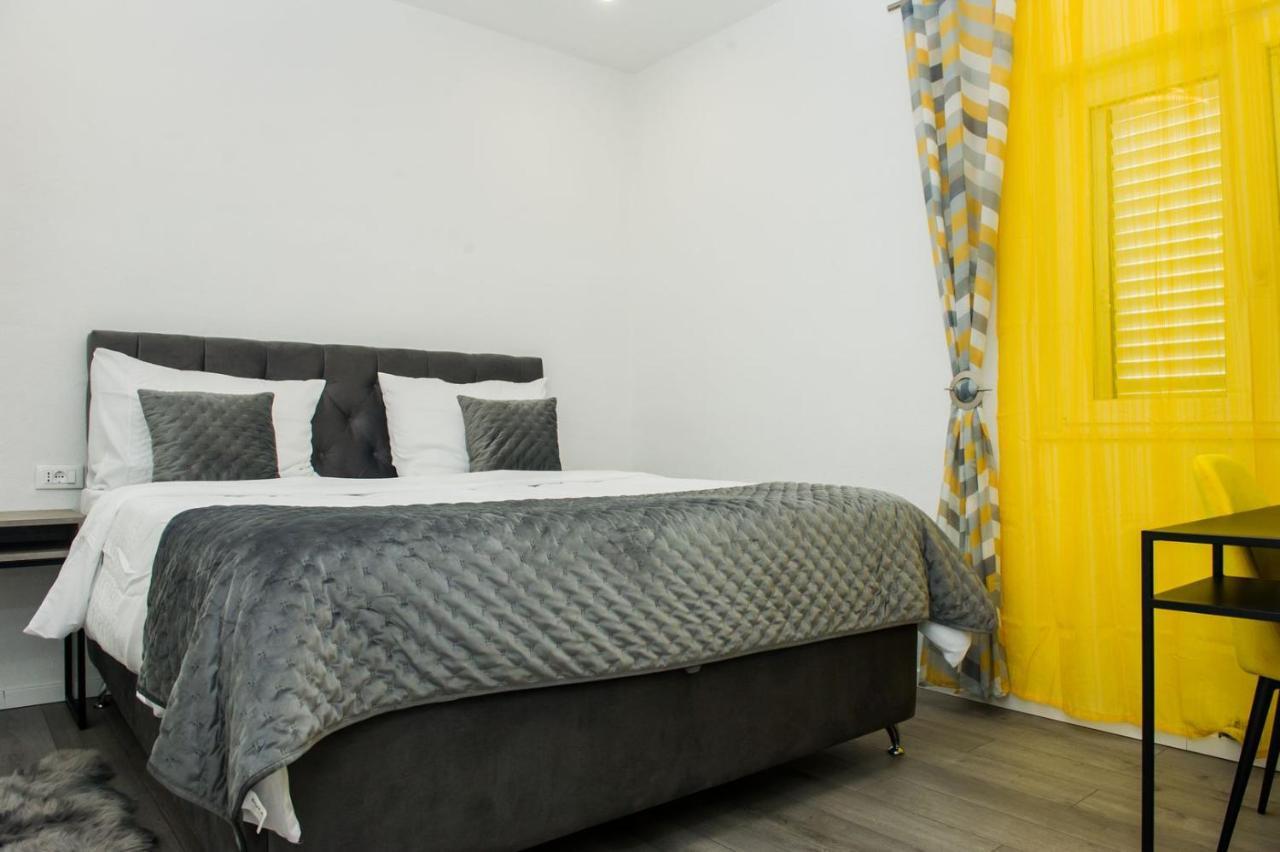 Apartment Lux Elba Kaštela エクステリア 写真