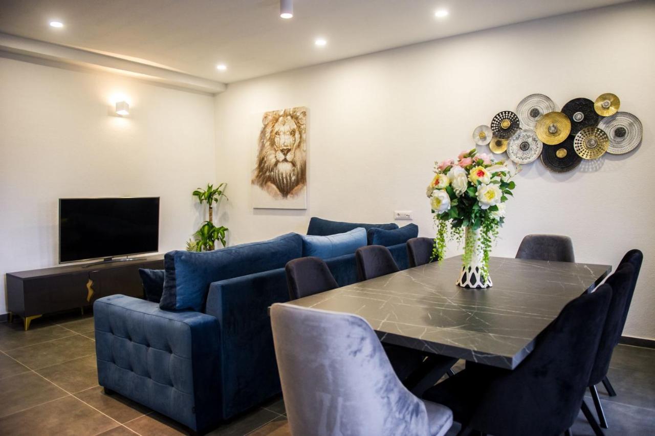 Apartment Lux Elba Kaštela エクステリア 写真