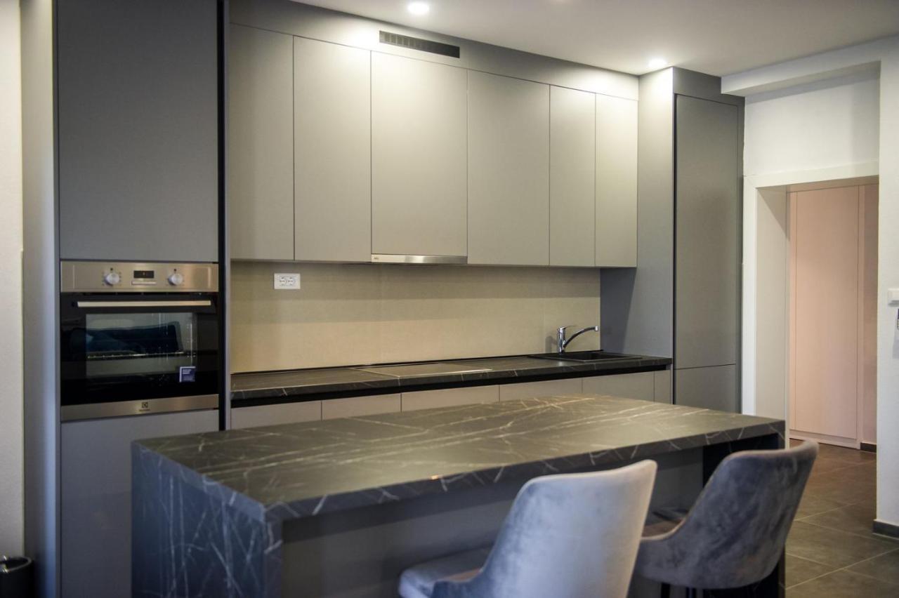Apartment Lux Elba Kaštela エクステリア 写真