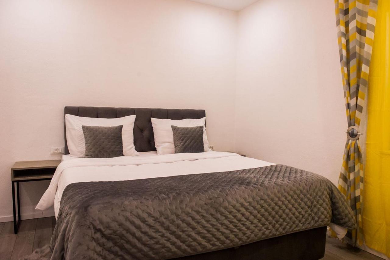 Apartment Lux Elba Kaštela エクステリア 写真