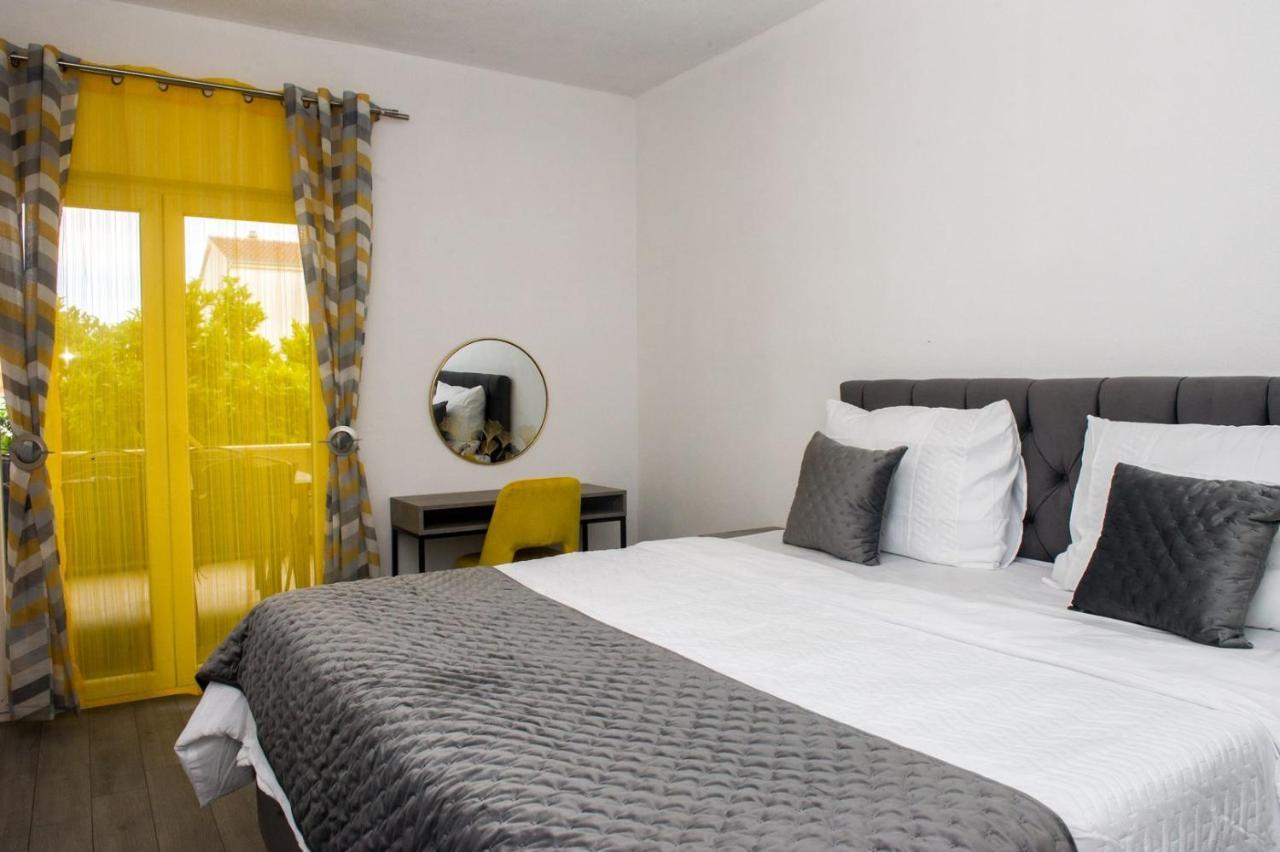 Apartment Lux Elba Kaštela エクステリア 写真