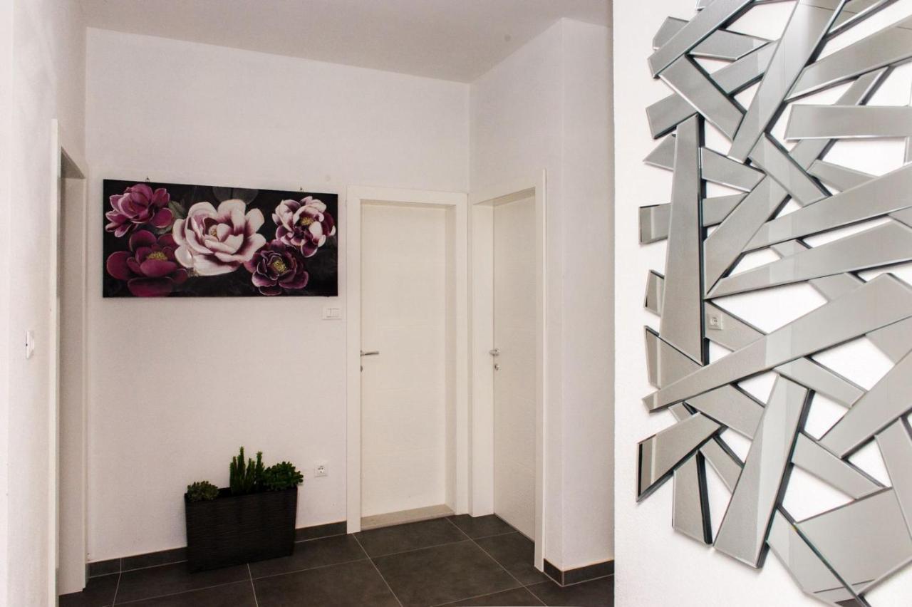 Apartment Lux Elba Kaštela エクステリア 写真